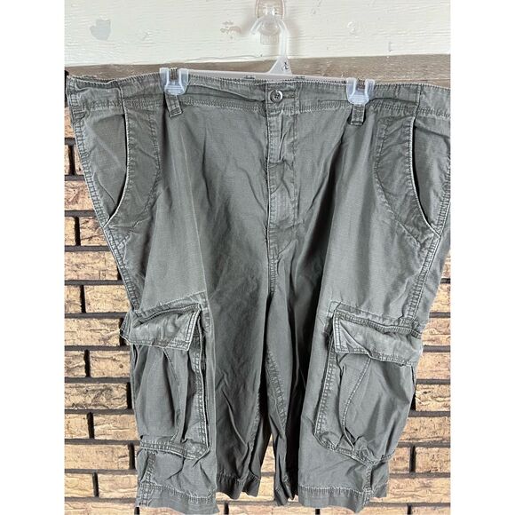Roundtree & Yorke Men's Classic Fit 9" Inseam Stretch Cargo Shorts Khaki 44 - Picture 1 of 8